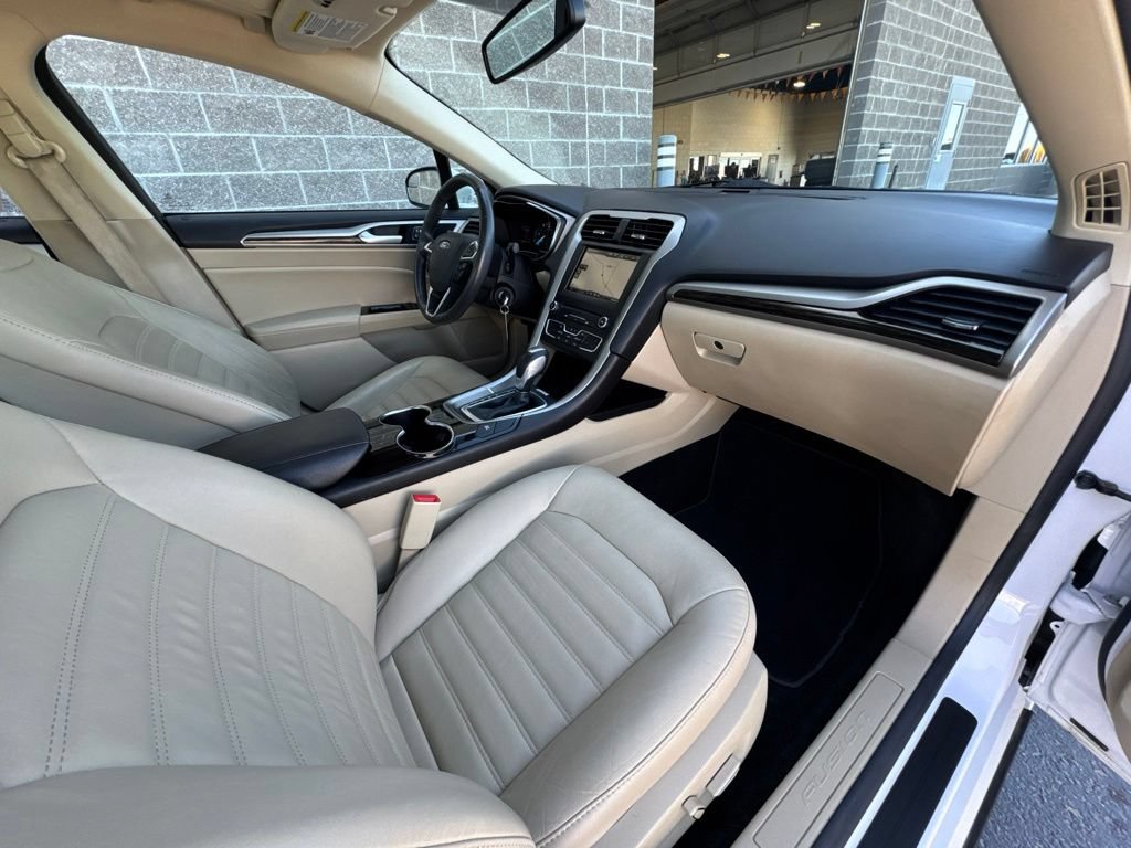 Used 2016 Ford Fusion SE w/ Equipment Group 502A FWD image 34