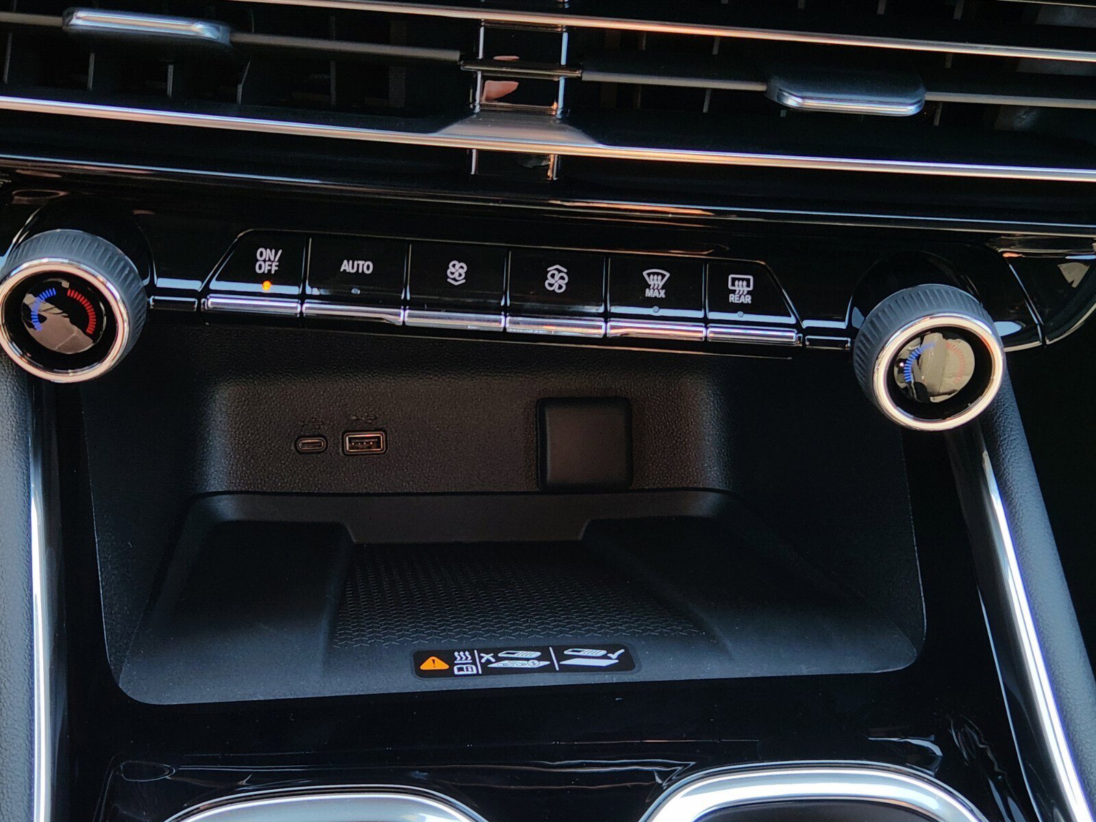 New 2026 Chevrolet Traverse LT w/ Midnight/Sport Edition image 15