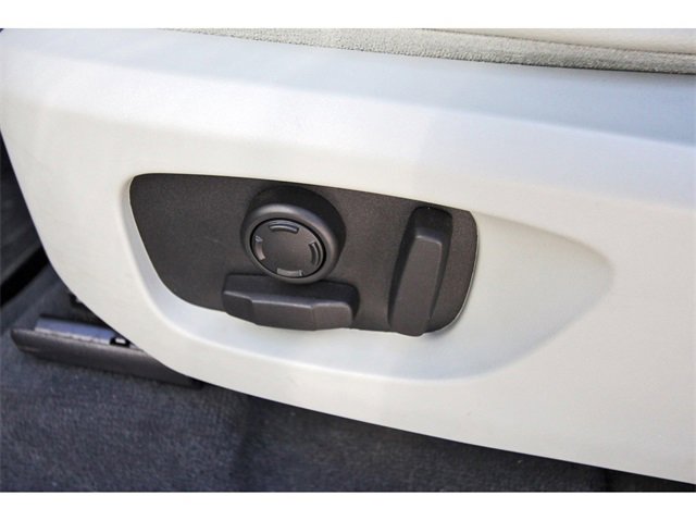 Used 2017 Land Rover Discovery Sport SE image 26