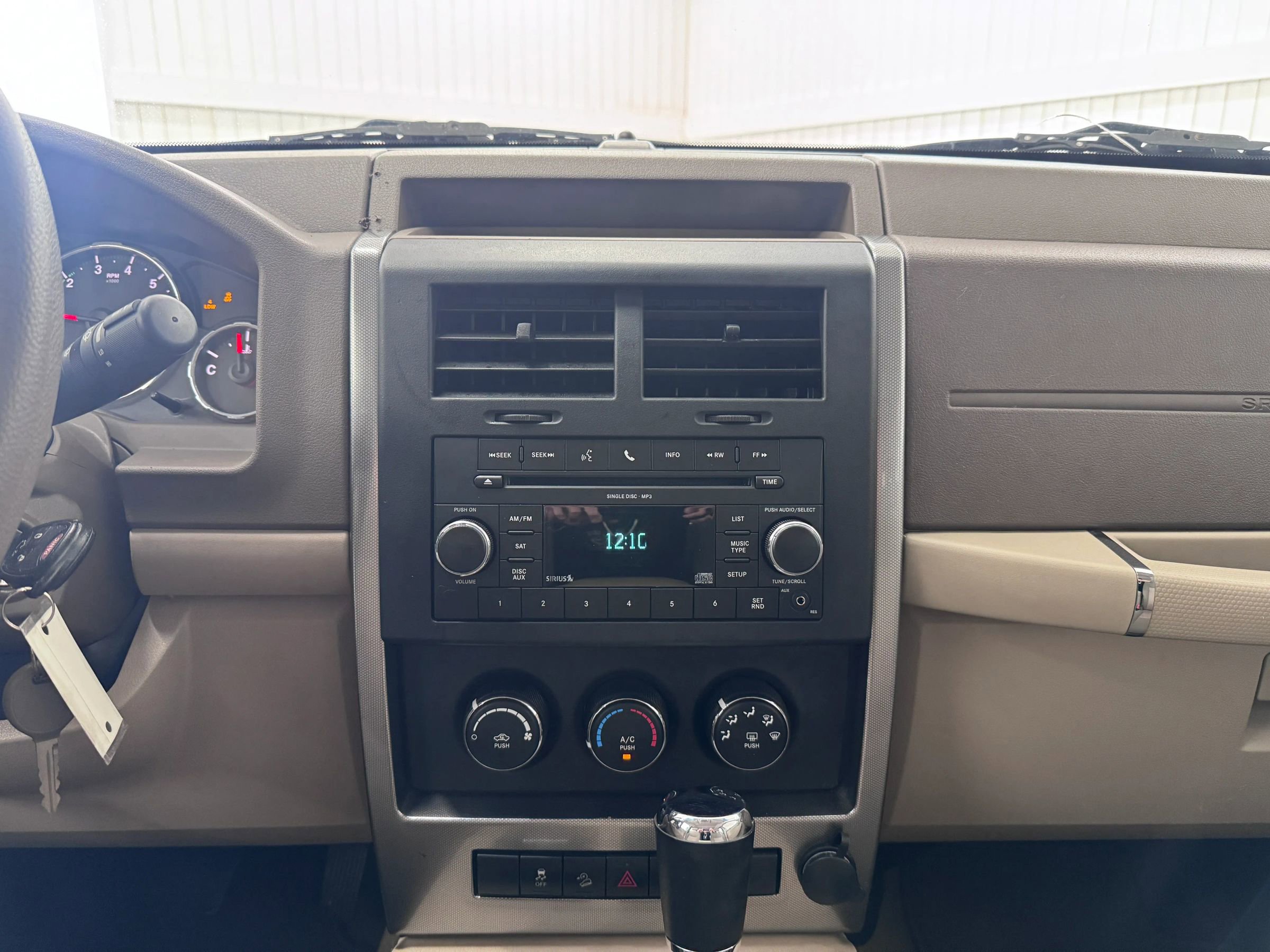 Used 2011 Jeep Liberty Sport w/ Trailer Tow Class III Group image 18