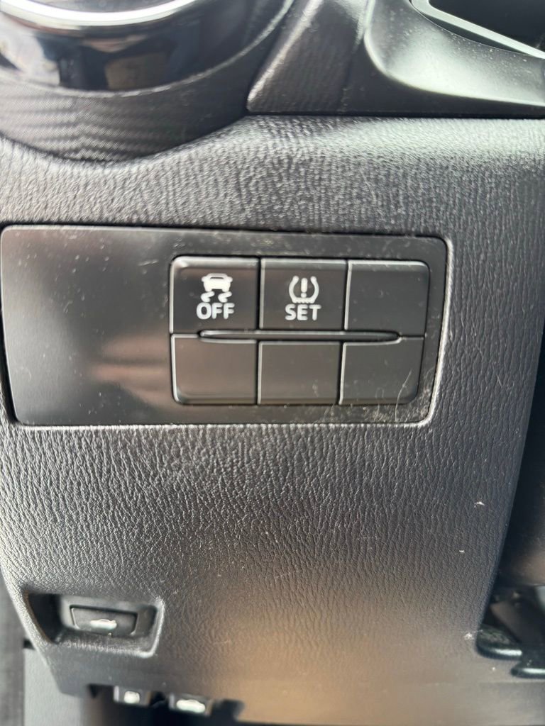 Used 2017 Toyota Yaris iA FWD image 17