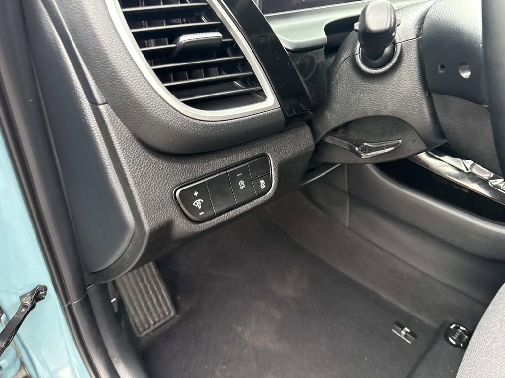 Used 2024 Kia Seltos S AWD/4WD image 20