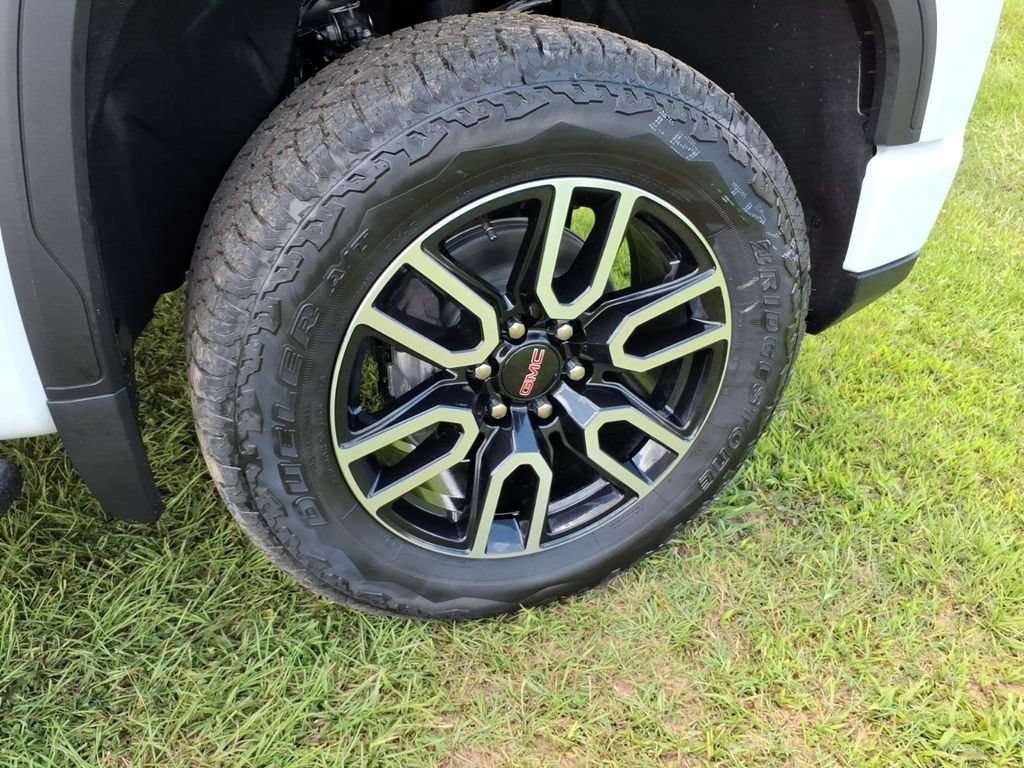 New 2026 GMC Sierra 1500 AT4 w/ AT4 Premium Package AWD/4WD image 9