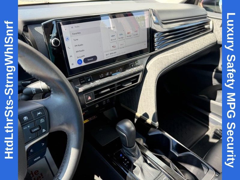 Used 2025 Toyota Camry XLE FWD image 25