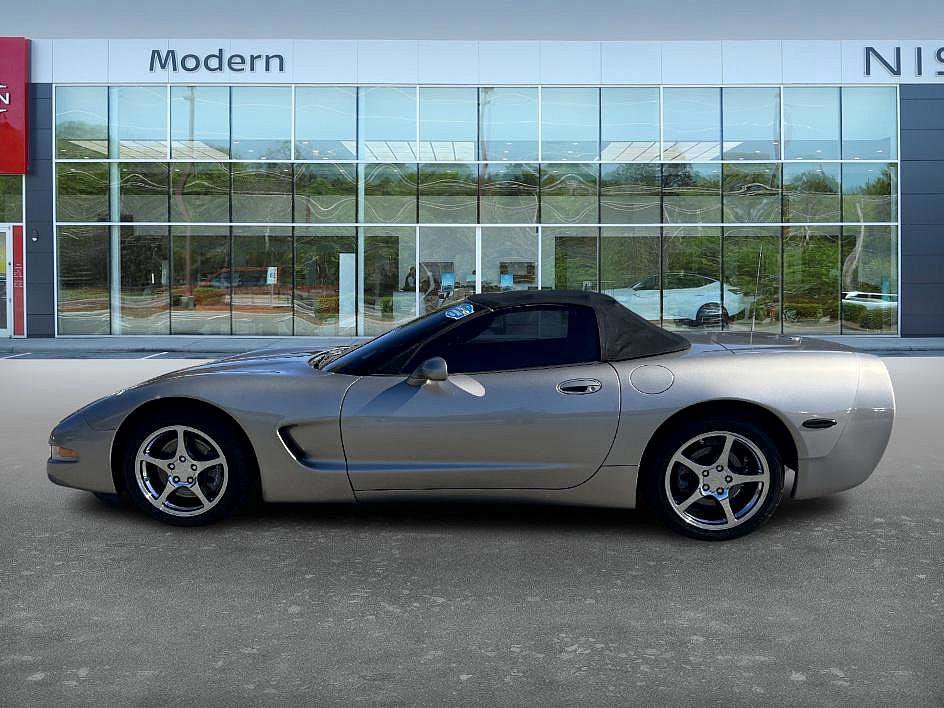 Used 2001 Chevrolet Corvette Convertible w/ Preferred Equipment Group2 image 8