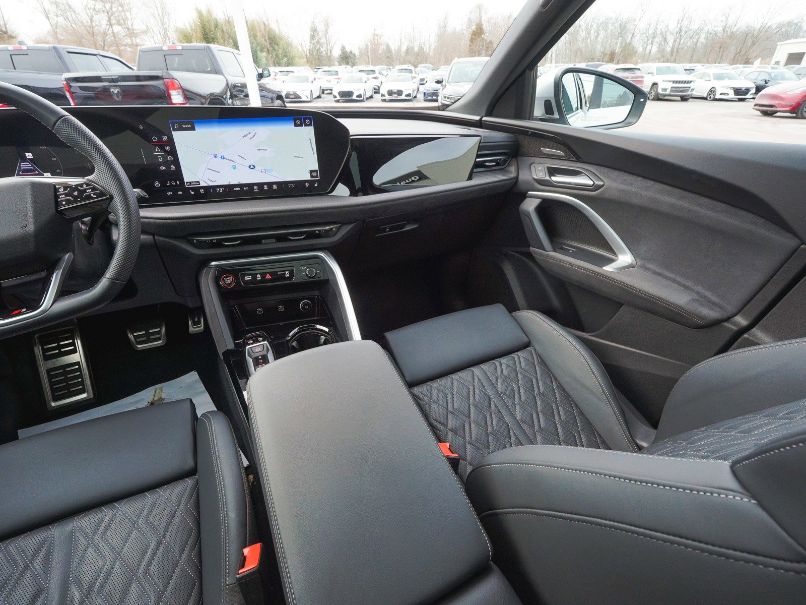 Used 2025 Audi SQ5 Premium Plus w/ Premium Plus Package image 45