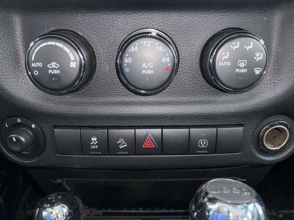 Used 2014 Jeep Wrangler Sahara w/ Trailer Tow Group image 18