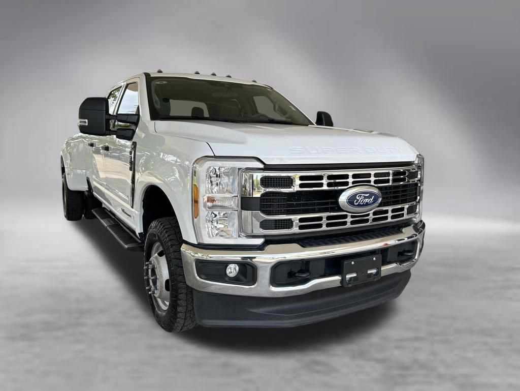 Used 2025 Ford F350 XLT w/ FX4 Off-Road Package AWD/4WD video 2
