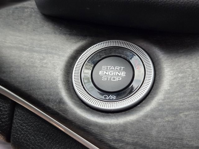 Used 2023 Jeep Grand Cherokee Limited w/ Luxury Tech Group II image 22