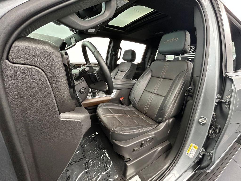 Used 2024 Chevrolet Silverado 1500 High Country w/ Technology Package image 11