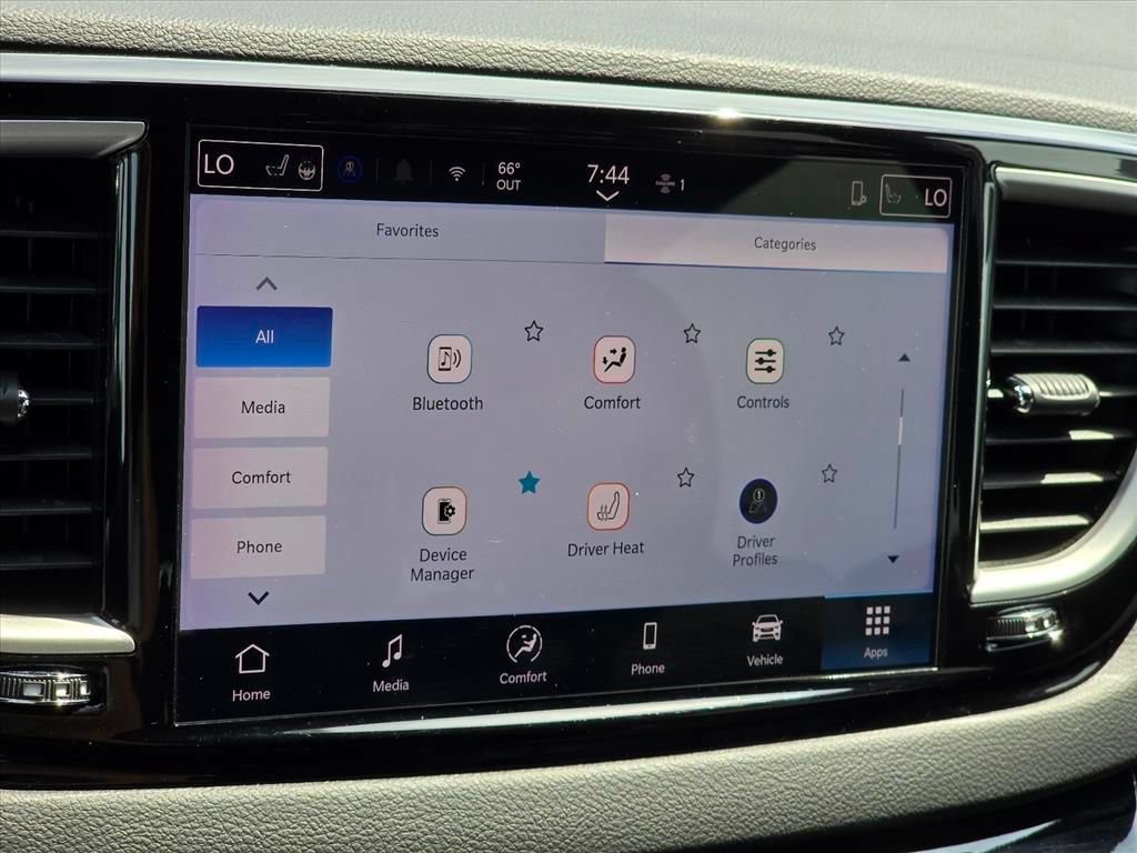Used 2025 Chrysler Pacifica Select FWD image 21