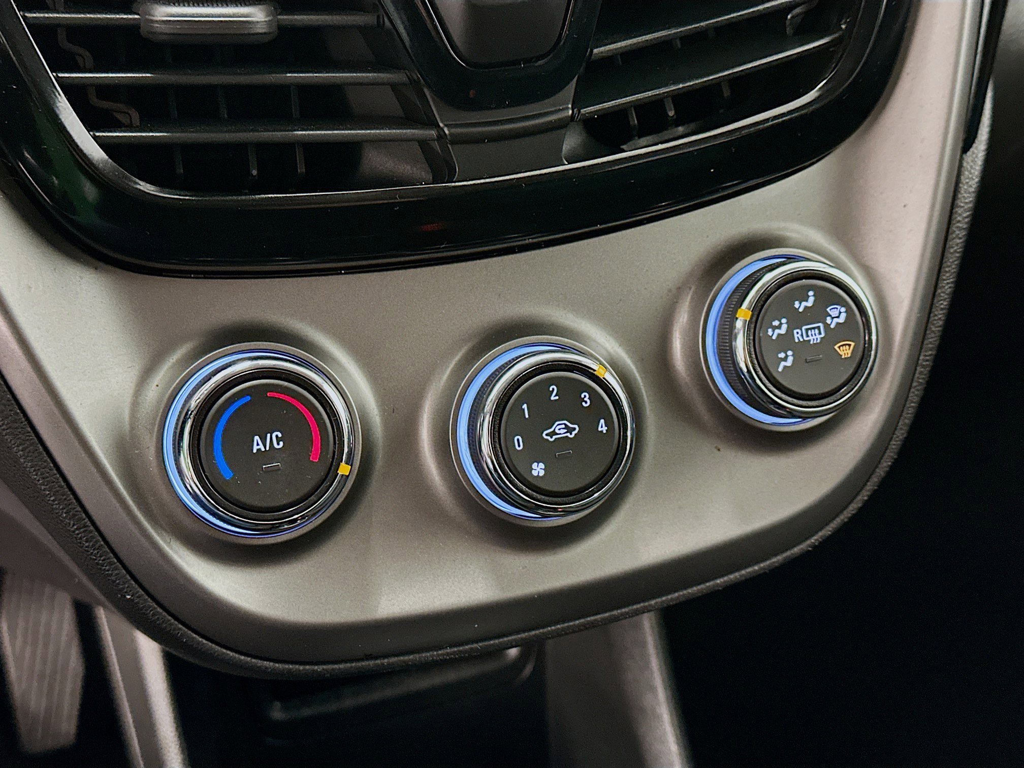 Used 2022 Chevrolet Spark LT image 24