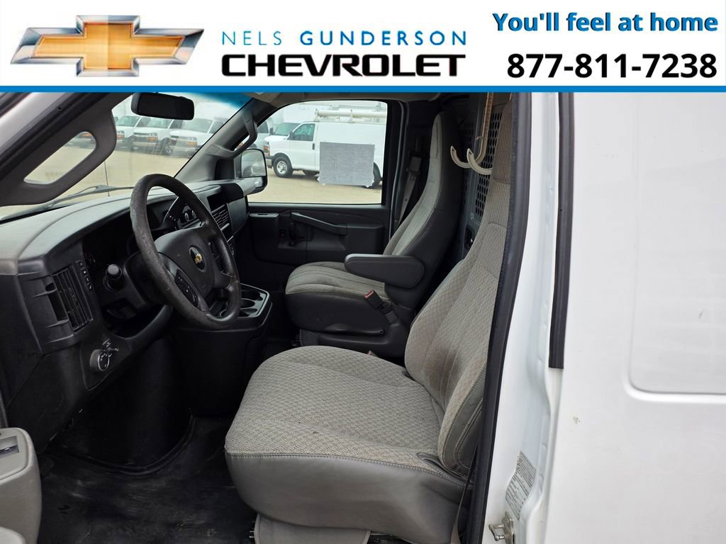 Used 2017 Chevrolet Express 3500 RWD image 15
