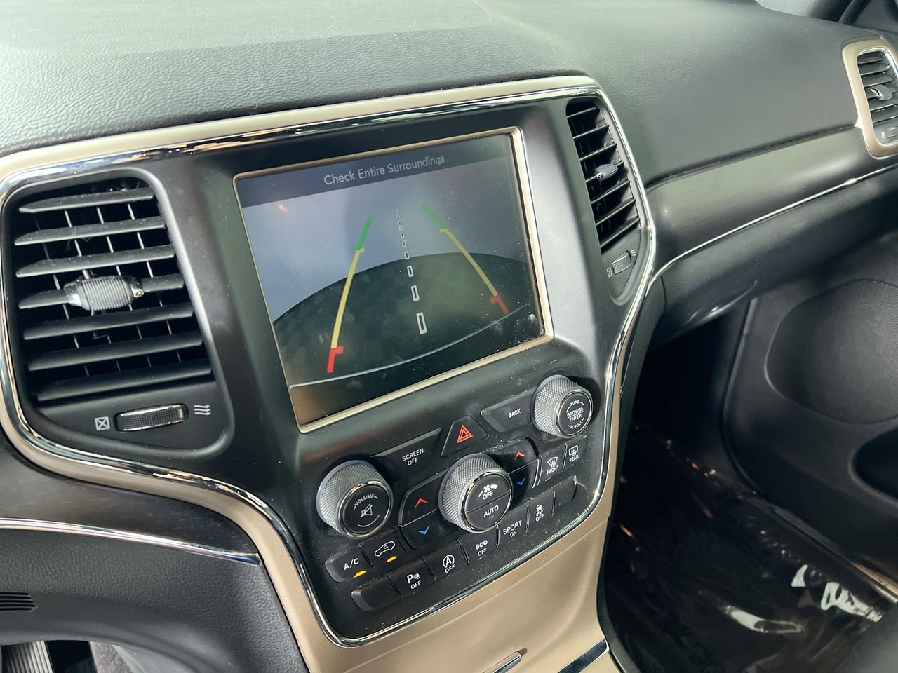 Used 2017 Jeep Grand Cherokee Limited image 26