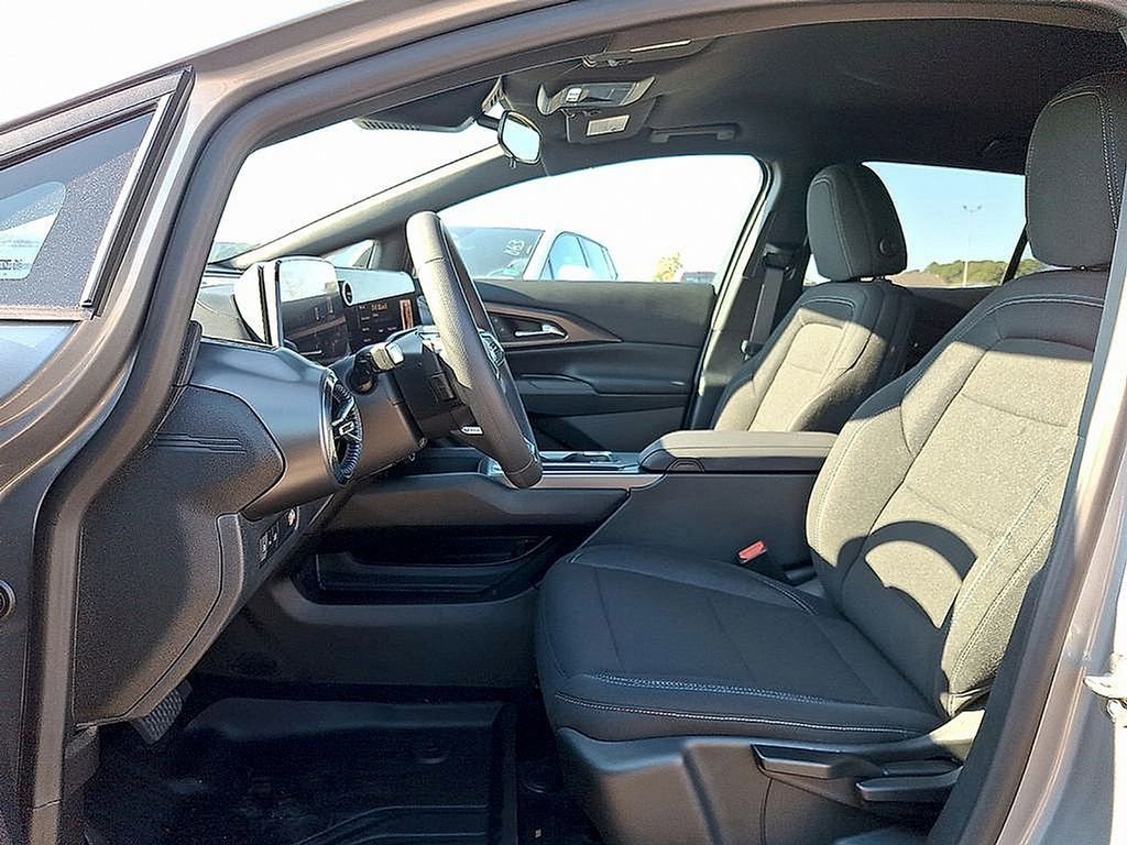 New 2026 Chevrolet Equinox EV LT image 9