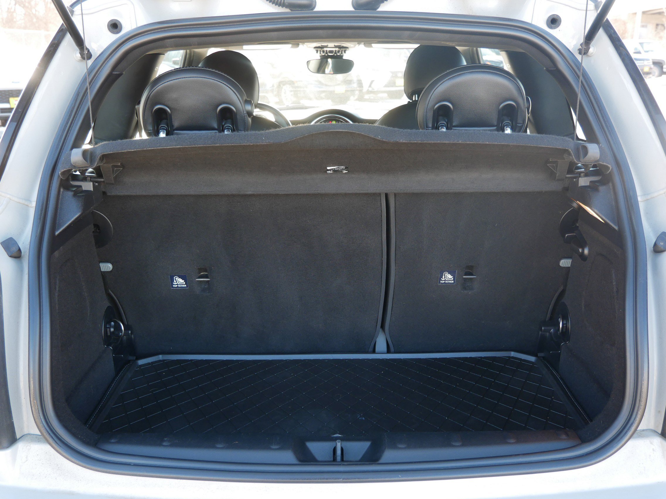 Used 2021 MINI Cooper 2-Door Hardtop w/ Storage Package image 16