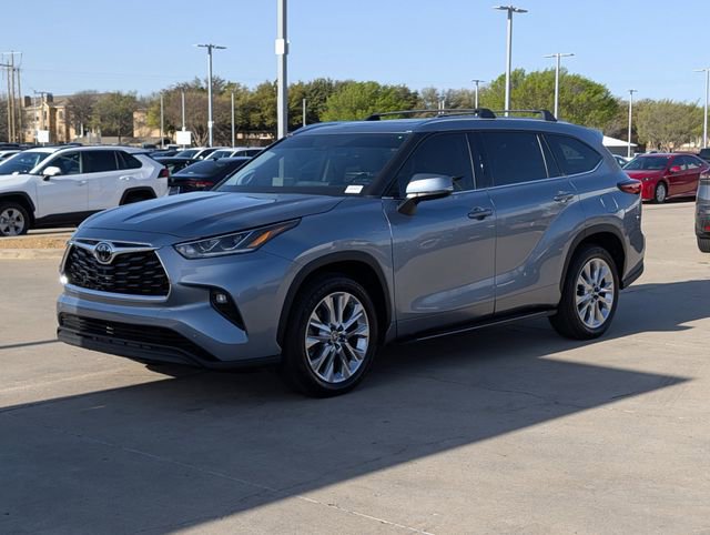 Used 2022 Toyota Highlander Limited image 10