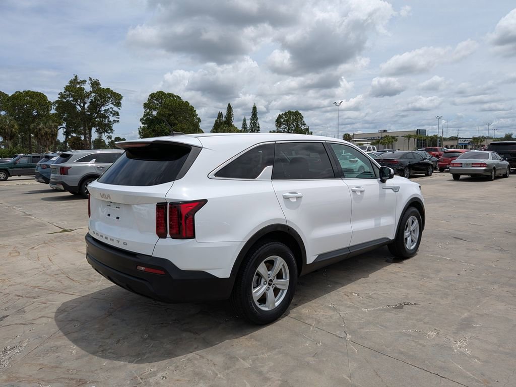 Used 2022 Kia Sorento LX FWD image 8