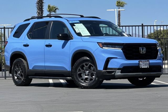 Certified 2024 Honda Pilot TrailSport image 2