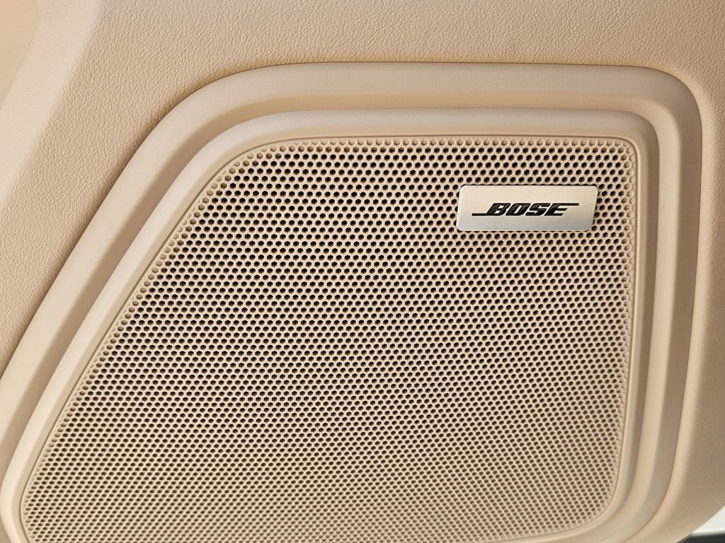 New 2025 Porsche Macan Turbo image 27