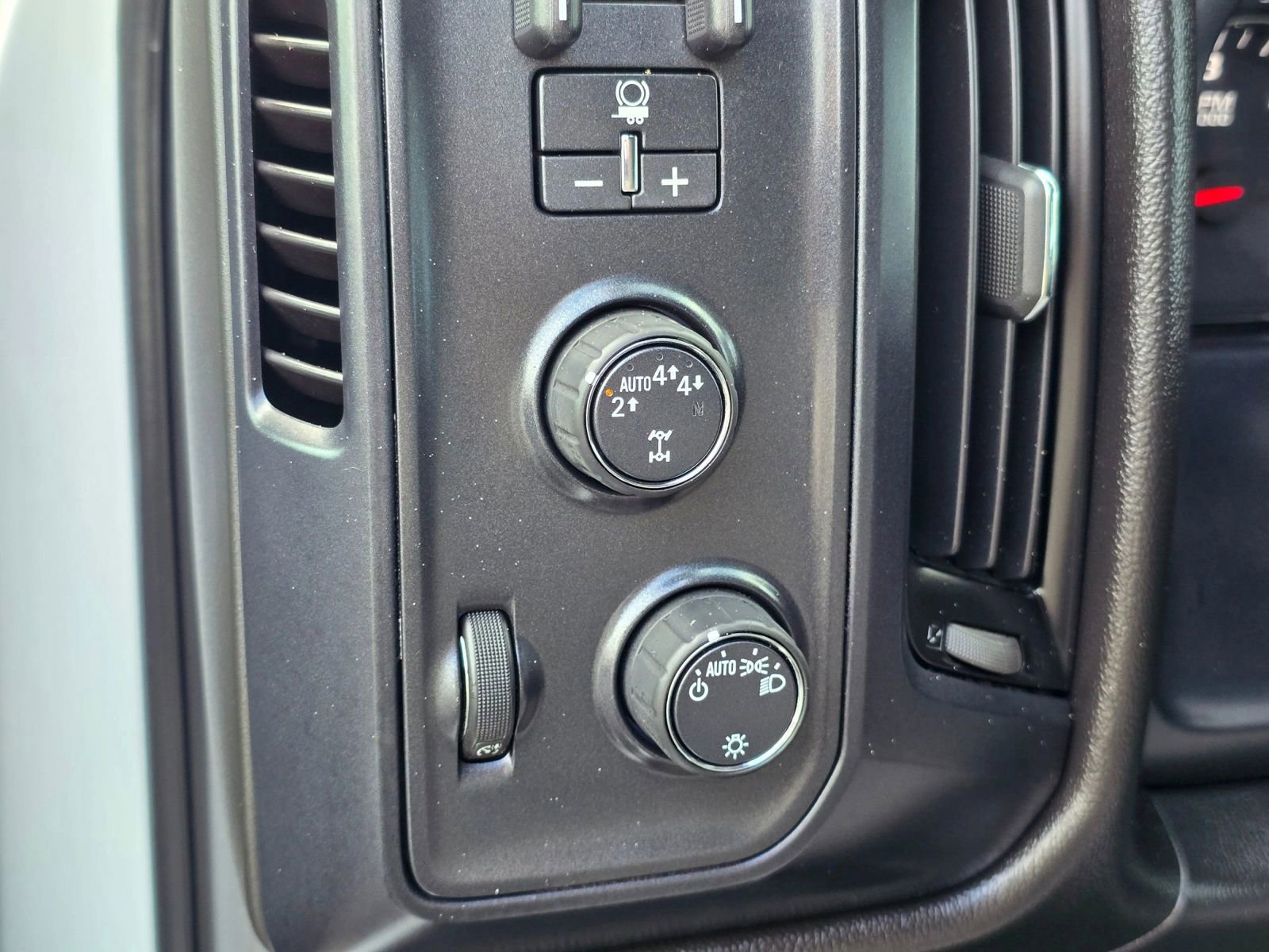 Used 2018 Chevrolet Silverado 1500 LS image 21