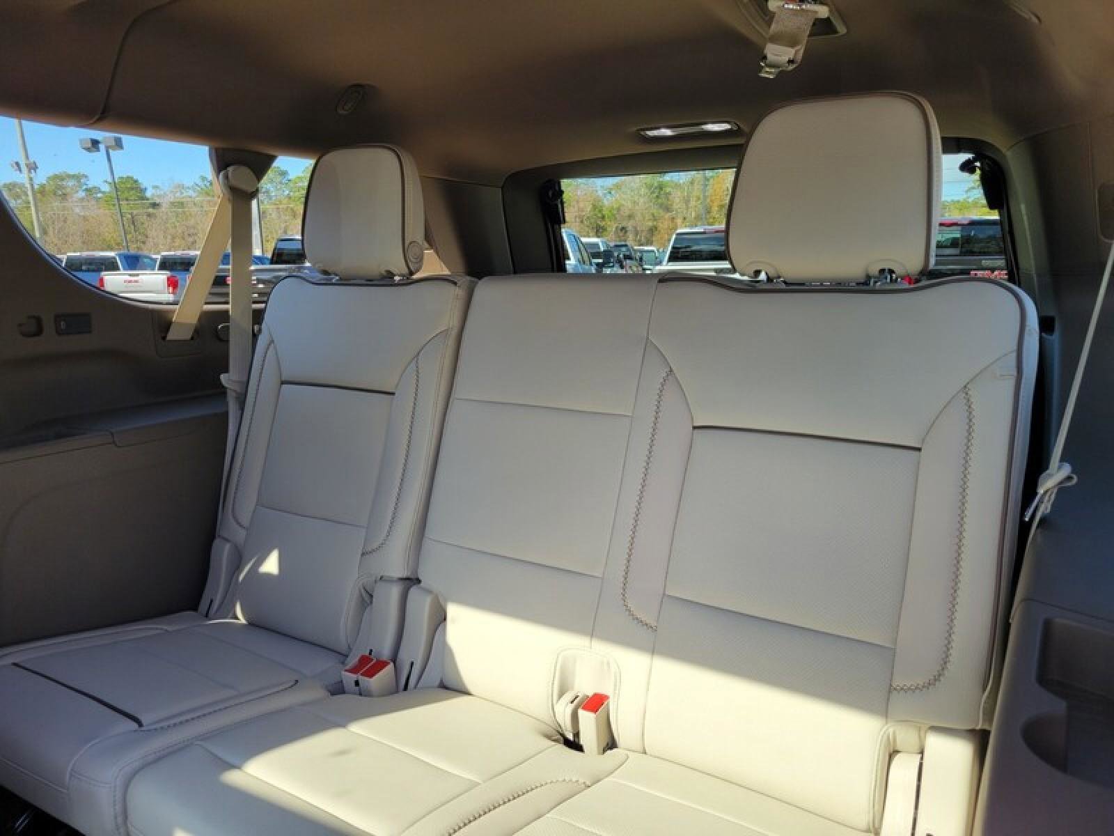 New 2026 GMC Yukon XL Denali w/ Denali Reserve Package image 29