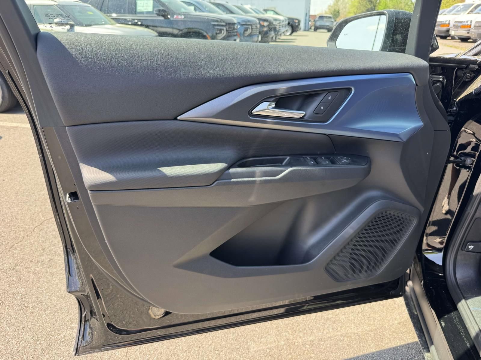 New 2026 Chevrolet Equinox EV LT w/ LPO, Blackout Package FWD image 22