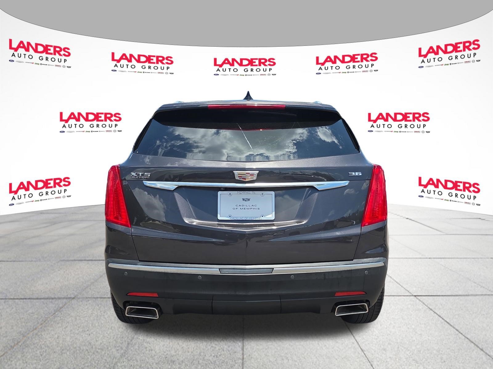 Used 2018 Cadillac XT5 Luxury w/ Driver Awareness Package FWD image 4