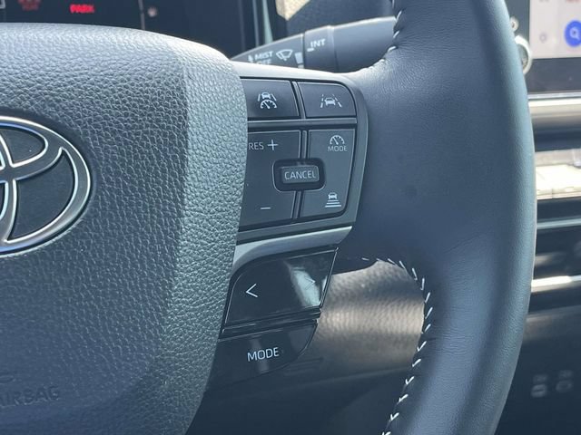 Used 2025 Toyota Camry SE FWD image 27