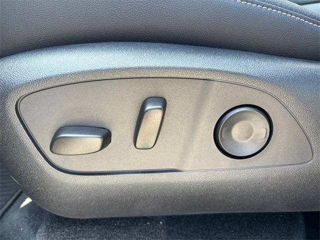 New 2025 Chevrolet Traverse LT w/ Enhanced Driving Package image 17