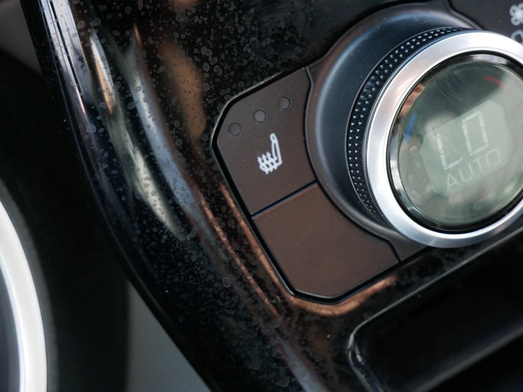 Used 2023 Toyota Highlander XLE AWD/4WD image 25
