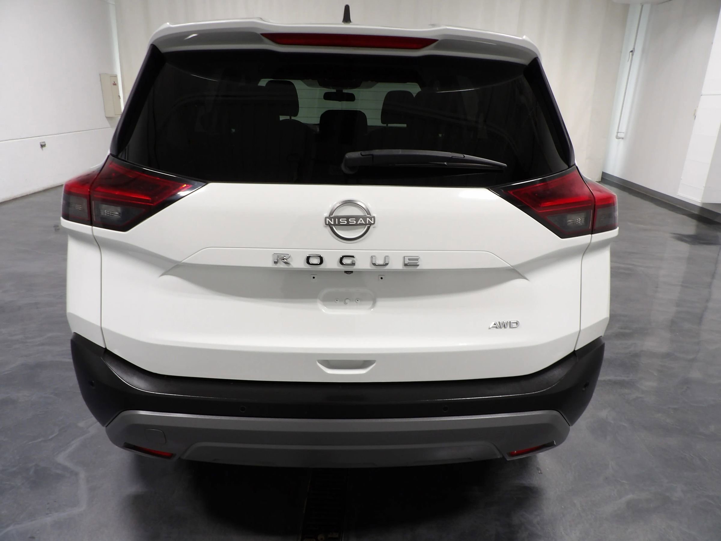 Used 2022 Nissan Rogue S AWD/4WD image 6