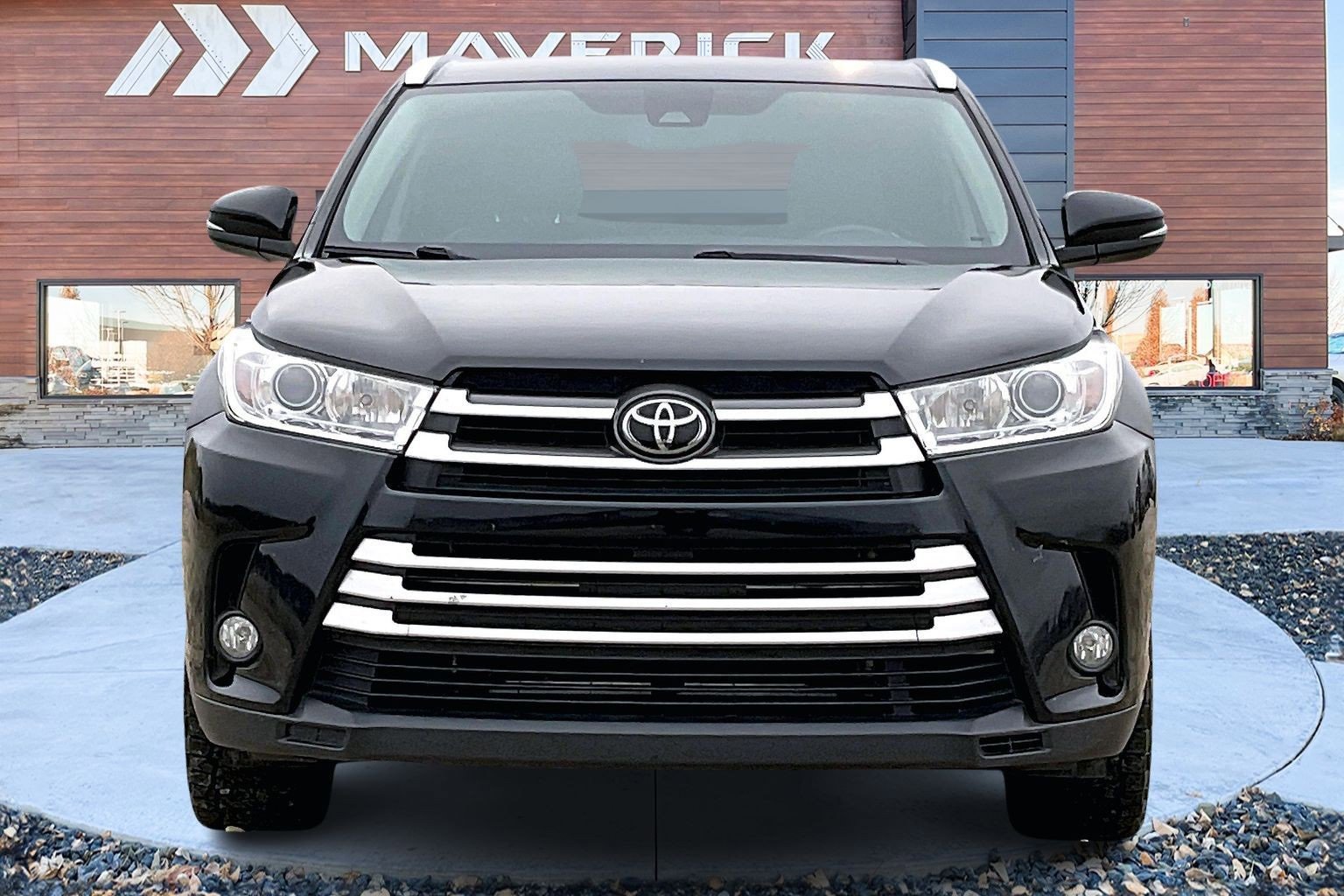 Used 2018 Toyota Highlander XLE image 2
