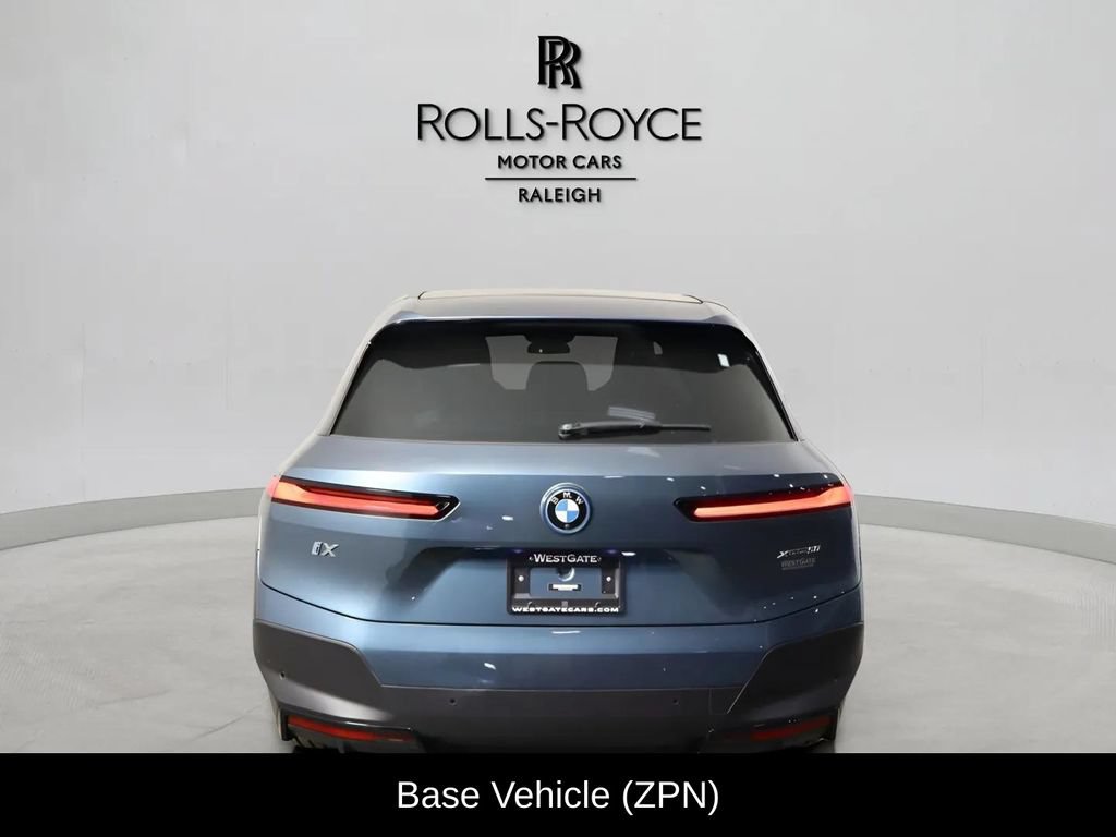 Used 2023 BMW iX xDrive50 AWD/4WD image 5