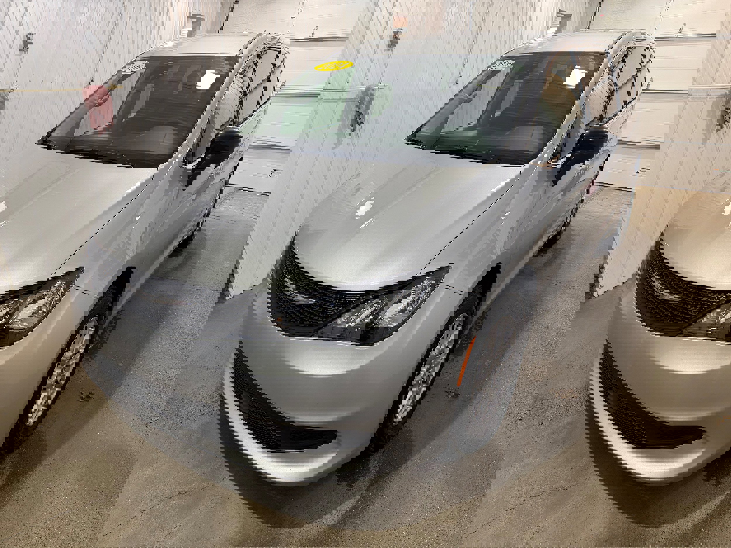 Used 2024 Chrysler Voyager LX image 3