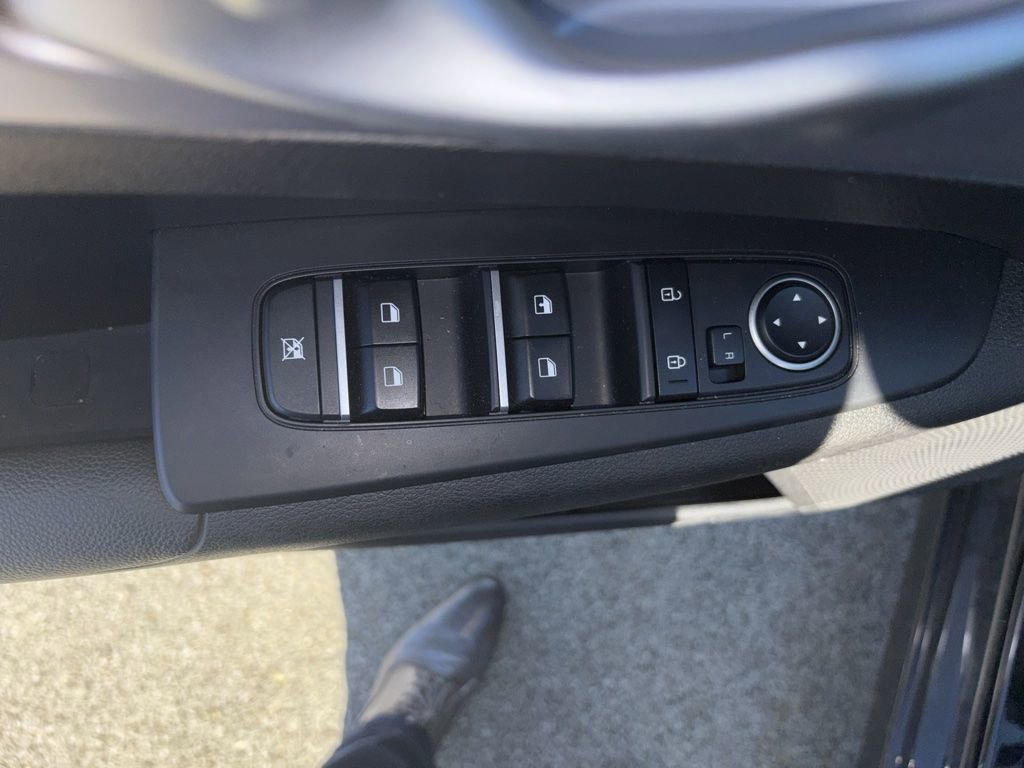 Certified 2024 Kia Forte LXS FWD image 17