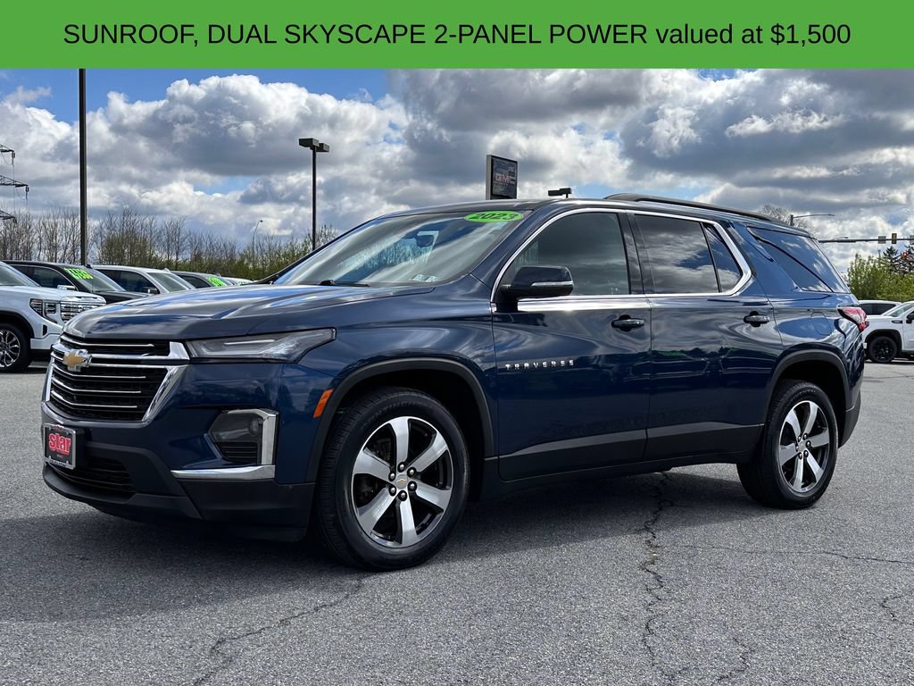 Used 2023 Chevrolet Traverse LT w/ LT Premium Package AWD/4WD image 5