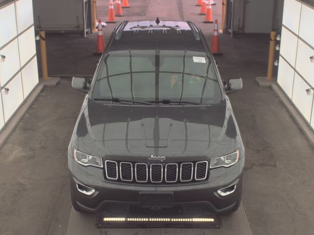 Used 2019 Jeep Grand Cherokee Laredo image 2