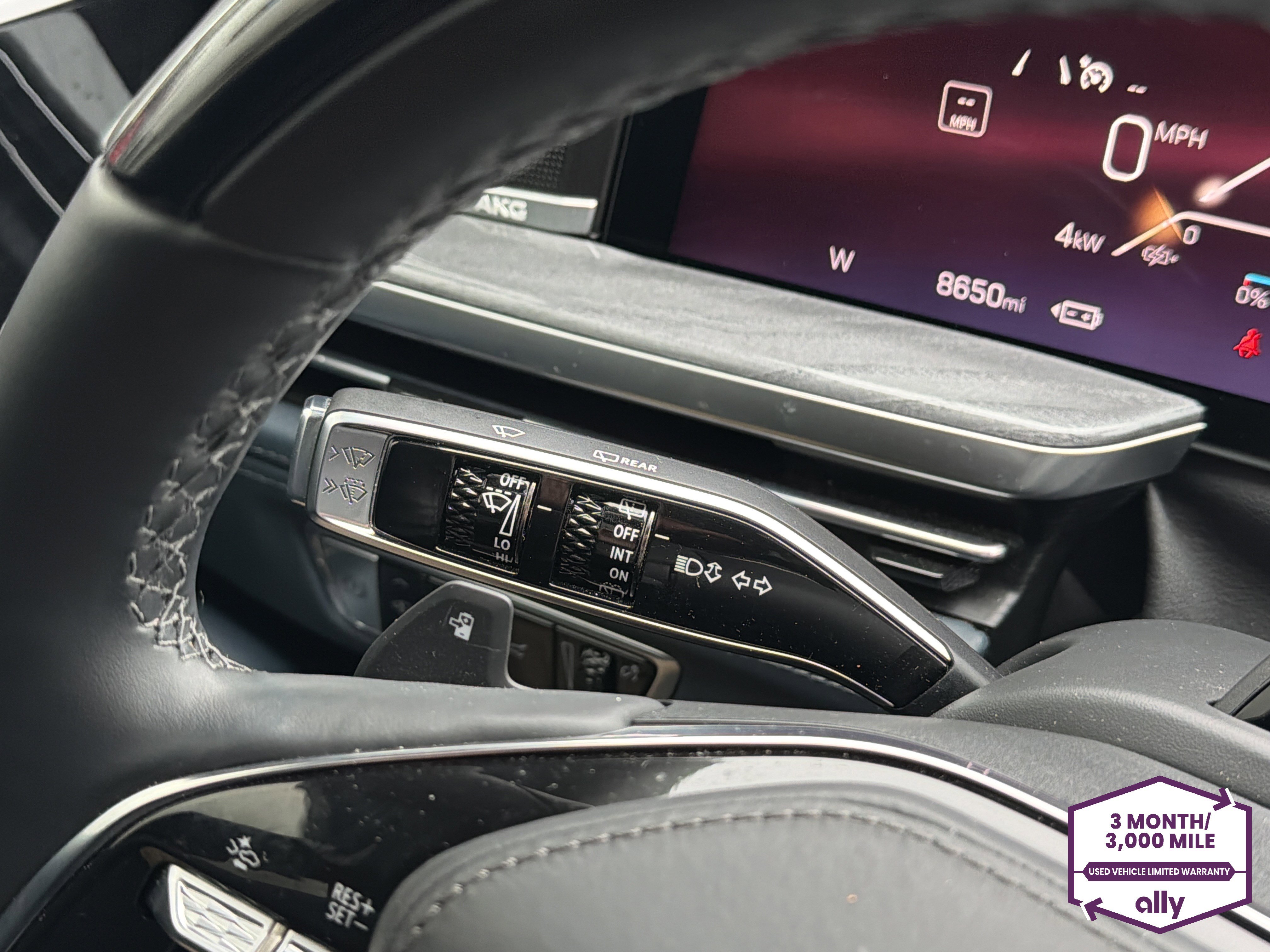 Used 2025 Cadillac Escalade IQ Sport 2 w/ LPO, ONYX Package image 19