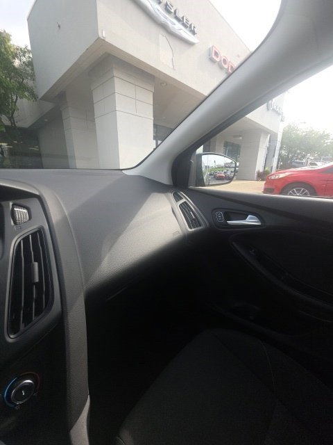 Used 2015 Ford Focus SE FWD image 10