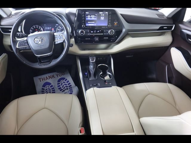 Used 2021 Toyota Highlander XLE image 25