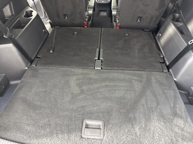 Used 2025 Volkswagen Atlas SE image 28