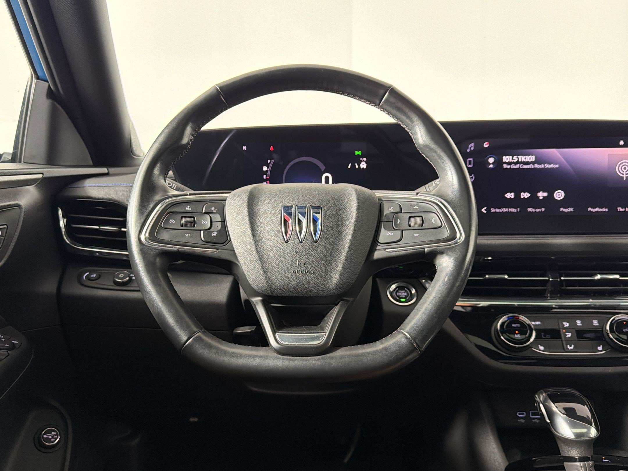 Used 2025 Buick Envista Sport Touring w/ Experience Buick Package FWD image 15
