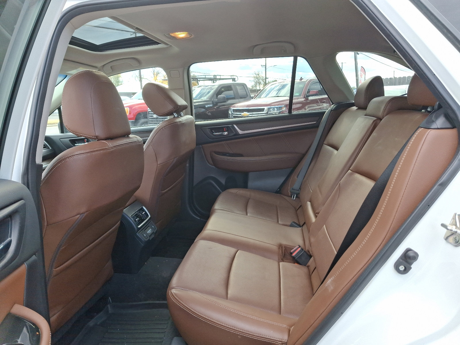 Used 2018 Subaru Outback 3.6R Touring image 10