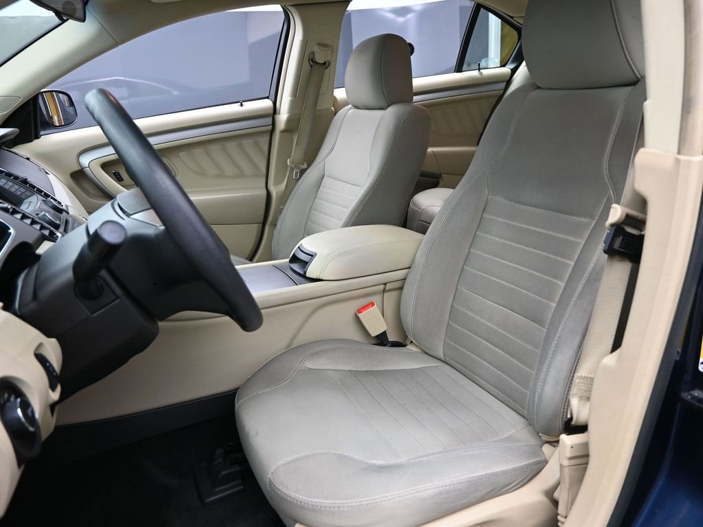 Used 2017 Ford Taurus SE image 21