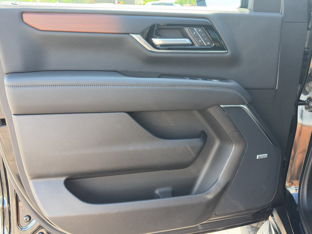 Certified 2025 GMC Yukon Denali AWD/4WD image 9