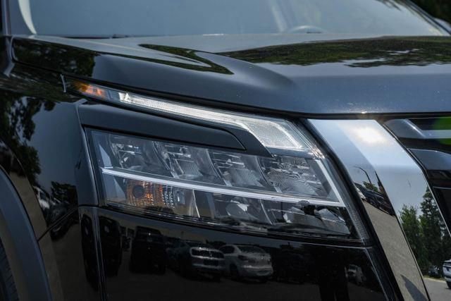Used 2023 Nissan Pathfinder SL image 14