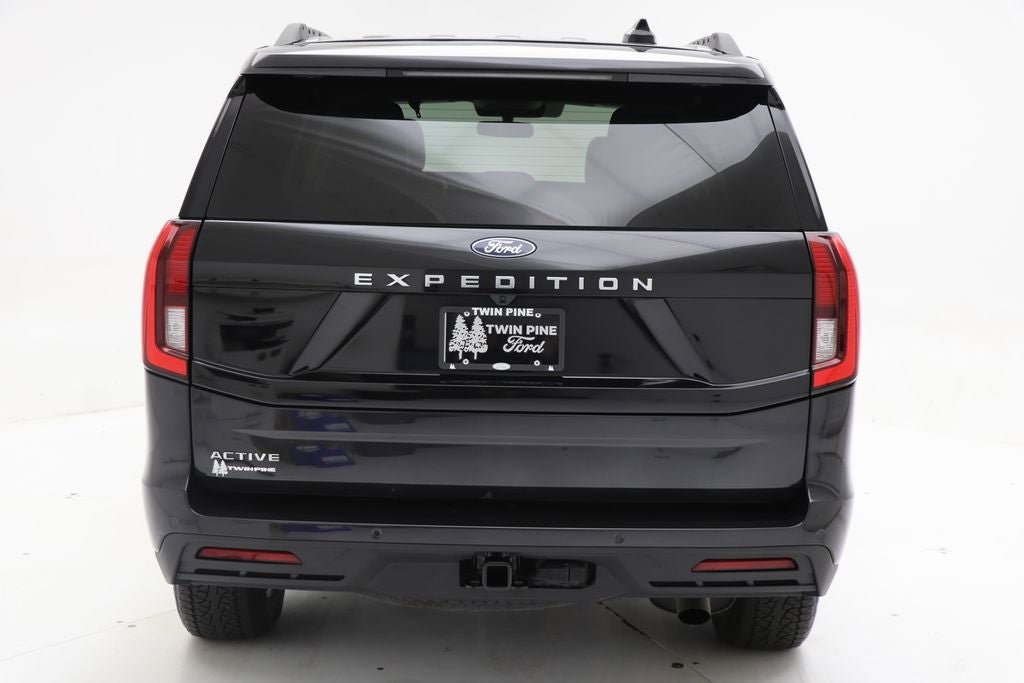 Used 2025 Ford Expedition Active AWD/4WD image 7