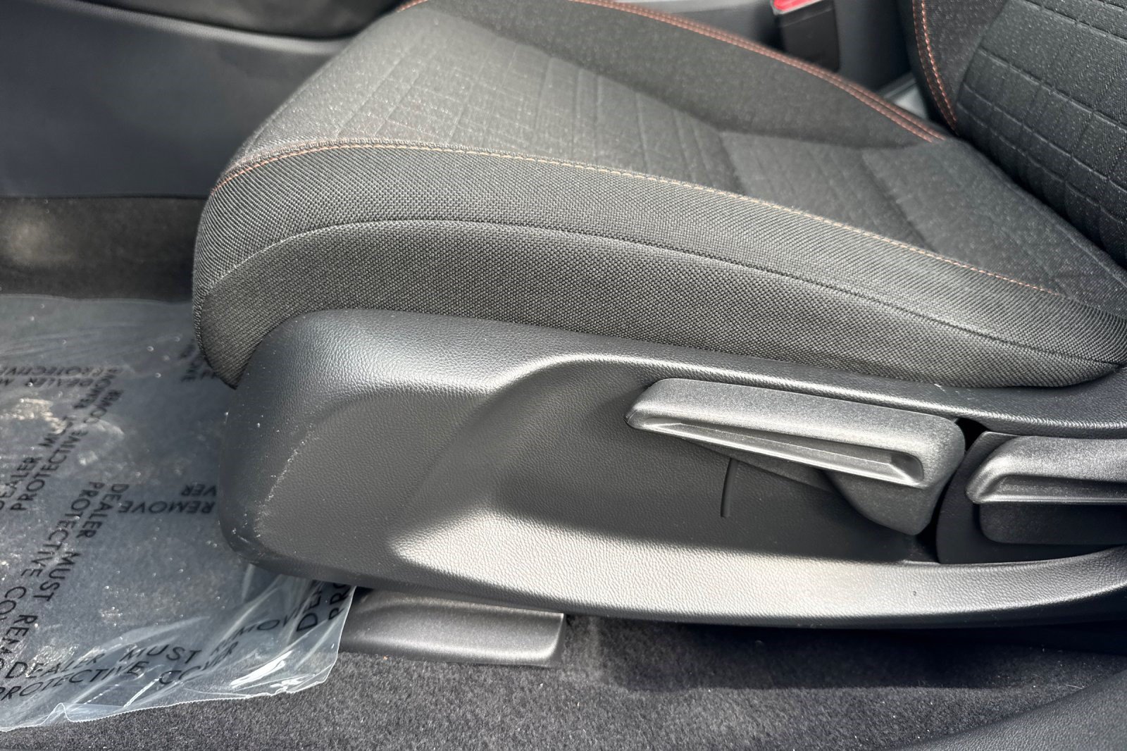 Certified 2025 Honda HR-V Sport image 15