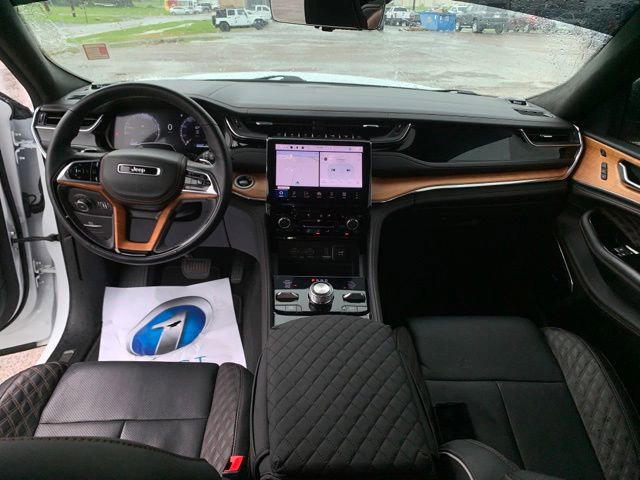 Used 2024 Jeep Grand Cherokee L Summit AWD/4WD image 15